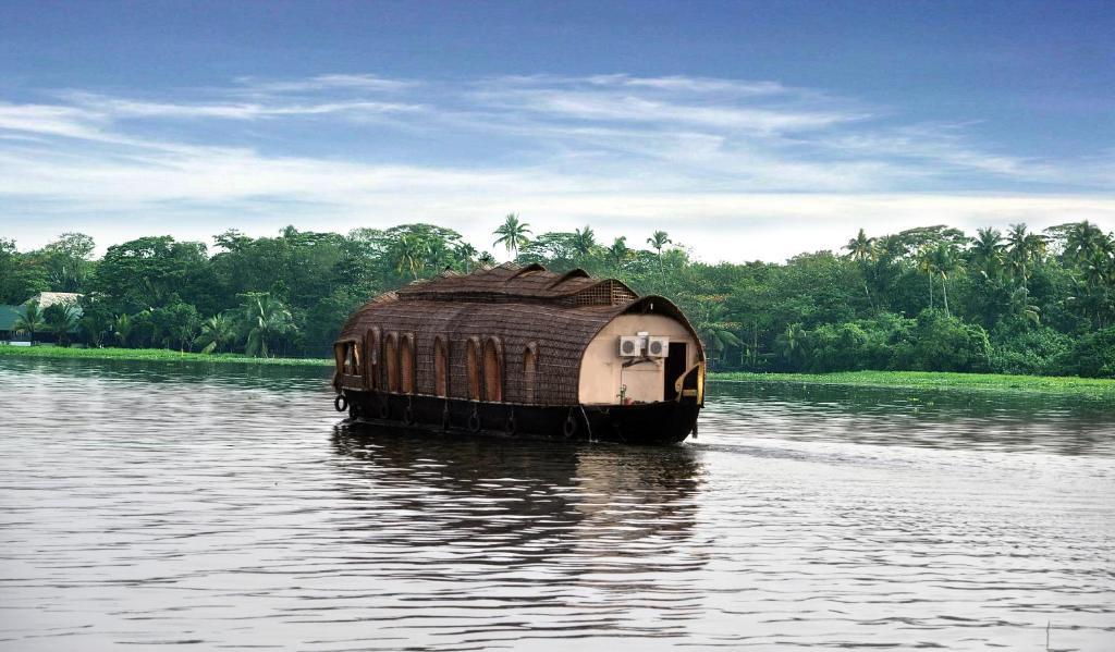Saro Lake County Kumarakom Ngoại thất bức ảnh