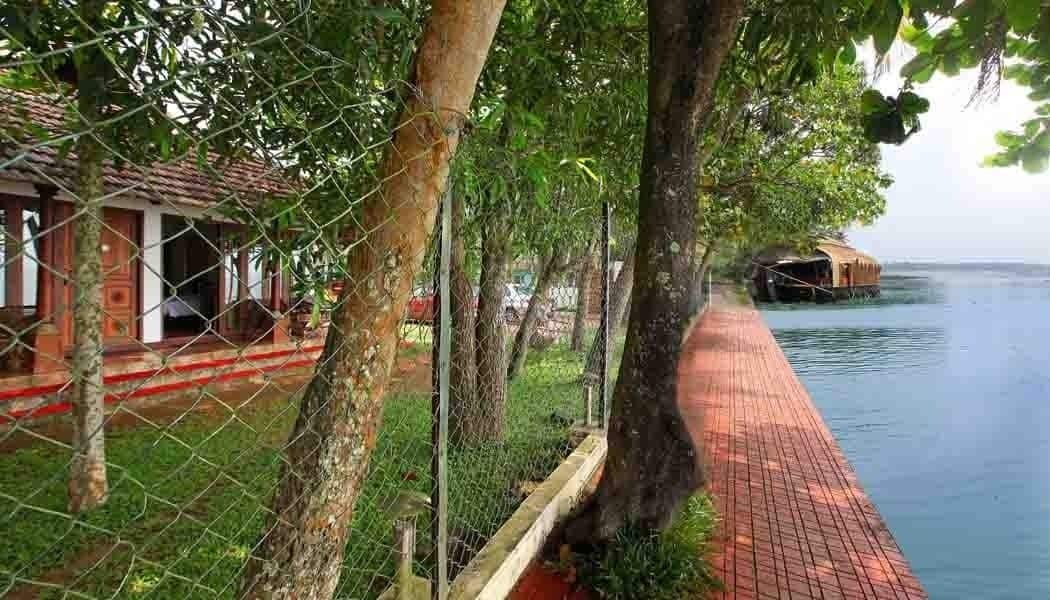 Saro Lake County Kumarakom Ngoại thất bức ảnh
